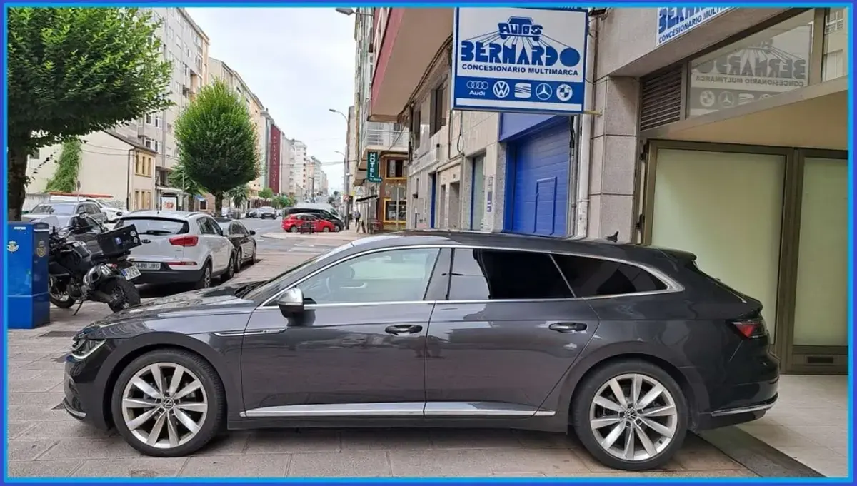 Usado VW Arteon Elegance 150 CV (110 kW) 2021 Gris Familiar