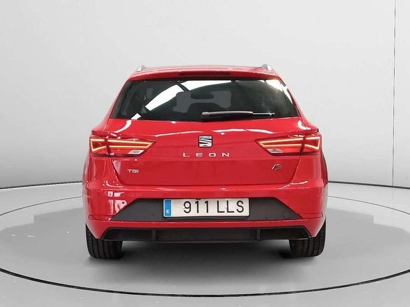 Usado Seat Leon ST FR 132 CV (97 kW) 2020 Rojo Familiar