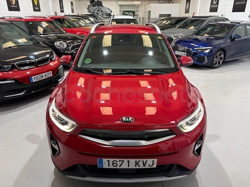 Usado Kia Stonic 120 CV (88 kW) 2019 Granate SUV