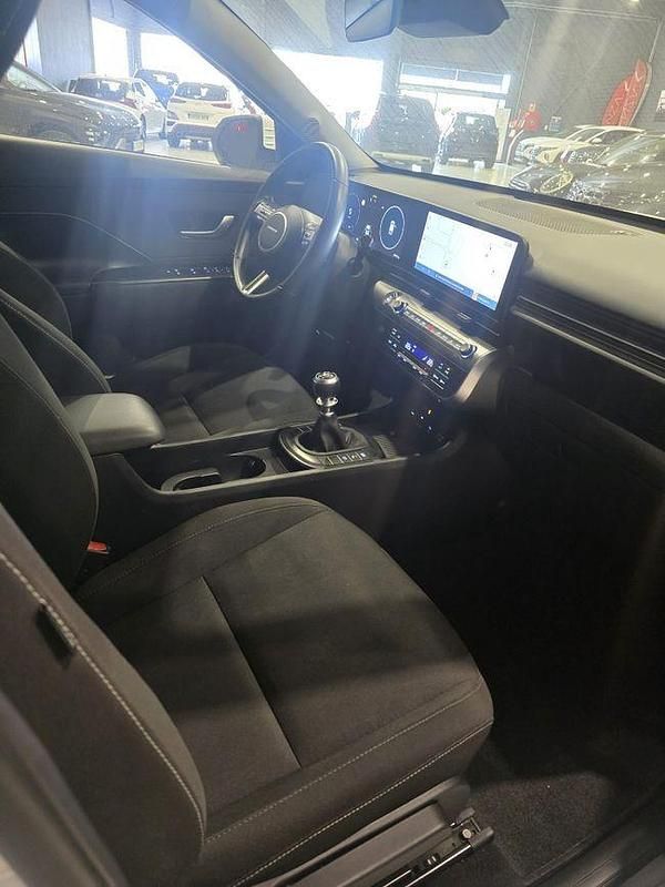 Usado Hyundai Kona 120 CV (88 kW) 2024 Blanco SUV