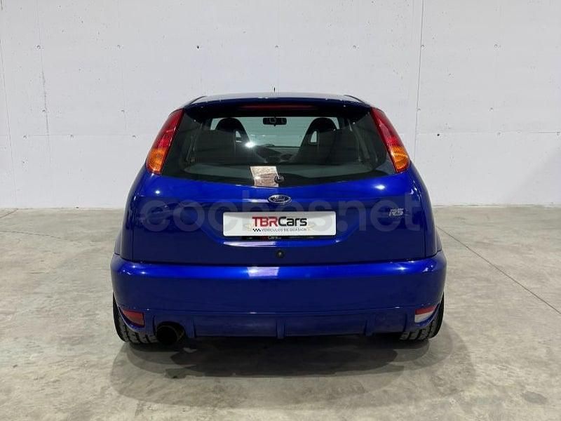 Usado Ford Focus RS 220 CV (161 kW) 2003 Azul Berlina