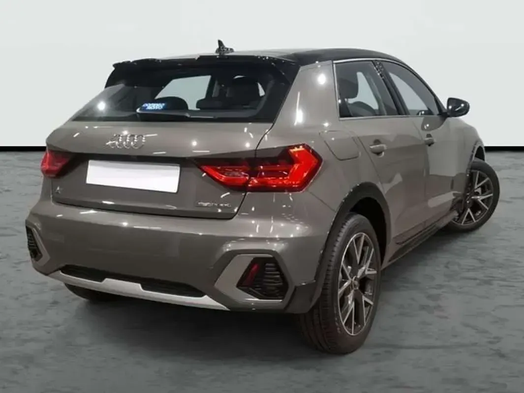 Usado Audi A1 116 CV (85 kW) 2025 Gris SUV