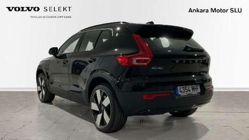 Usado Volvo XC40 Plus 300 kW (408 CV) 2023 Negro SUV