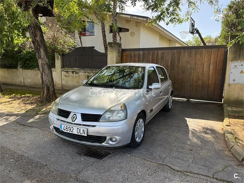 Usado Renault Clio II Authentique 75 CV (55 kW) 2006 Gris / plata Berlina