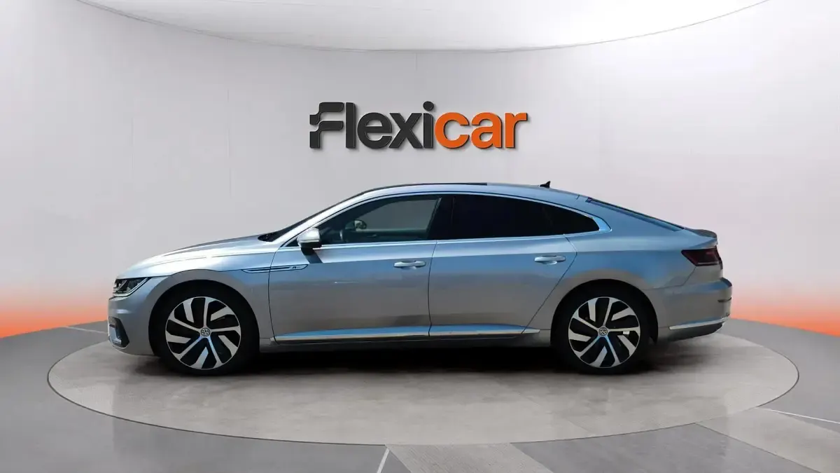 Usado VW Arteon R-line 190 CV (139 kW) 2019 Gris Utilitario