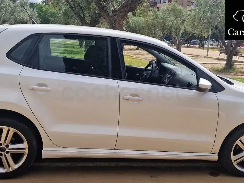 Usado VW Polo Sport 105 CV (77 kW) 2014 Blanco Berlina