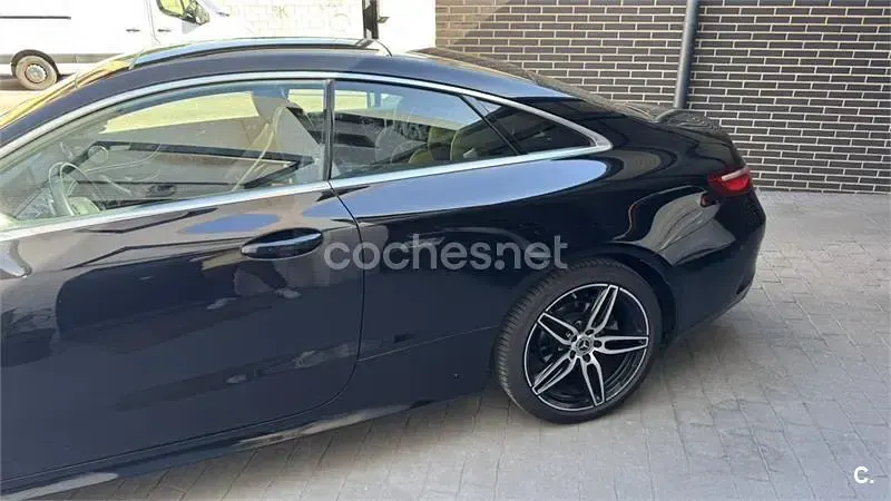 Usado Mercedes E220 194 CV (142 kW) 2018 Negro Coupe