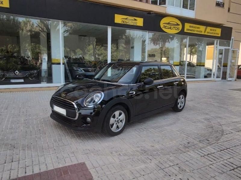 Usado Mini ONE 102 CV (75 kW) 2018 Negro Utilitario