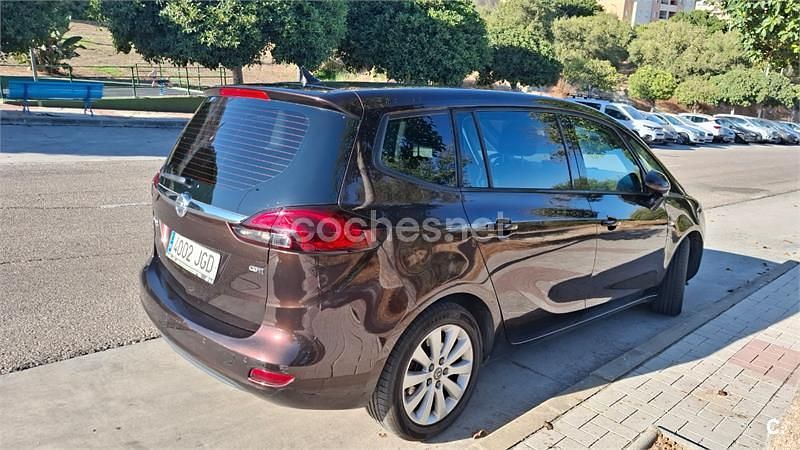 Usado Opel Zafira Tourer Selective 130 CV (95 kW) 2015 Marrón Monovolumen