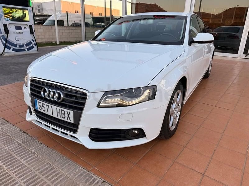 Usado Audi A4 136 CV (100 kW) 2011 Blanco Berlina