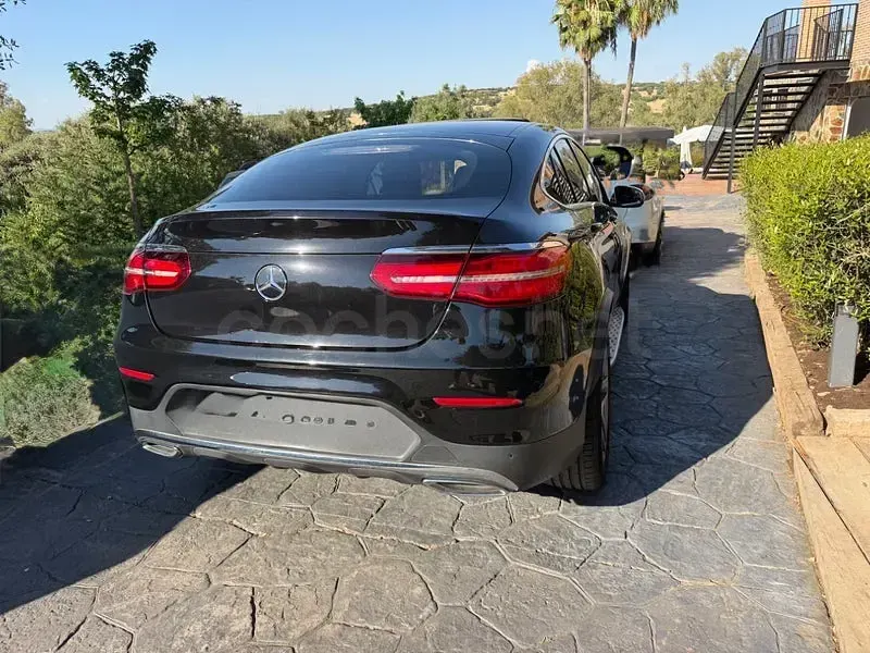 Usado Mercedes GLC220 194 CV (142 kW) 2019 Negro SUV