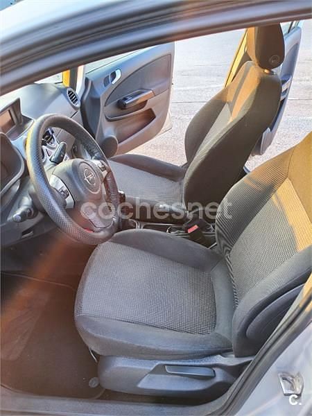 Używany Opel Corsa Selective 75 KM (55 kW) 2013 Biały Hatchback