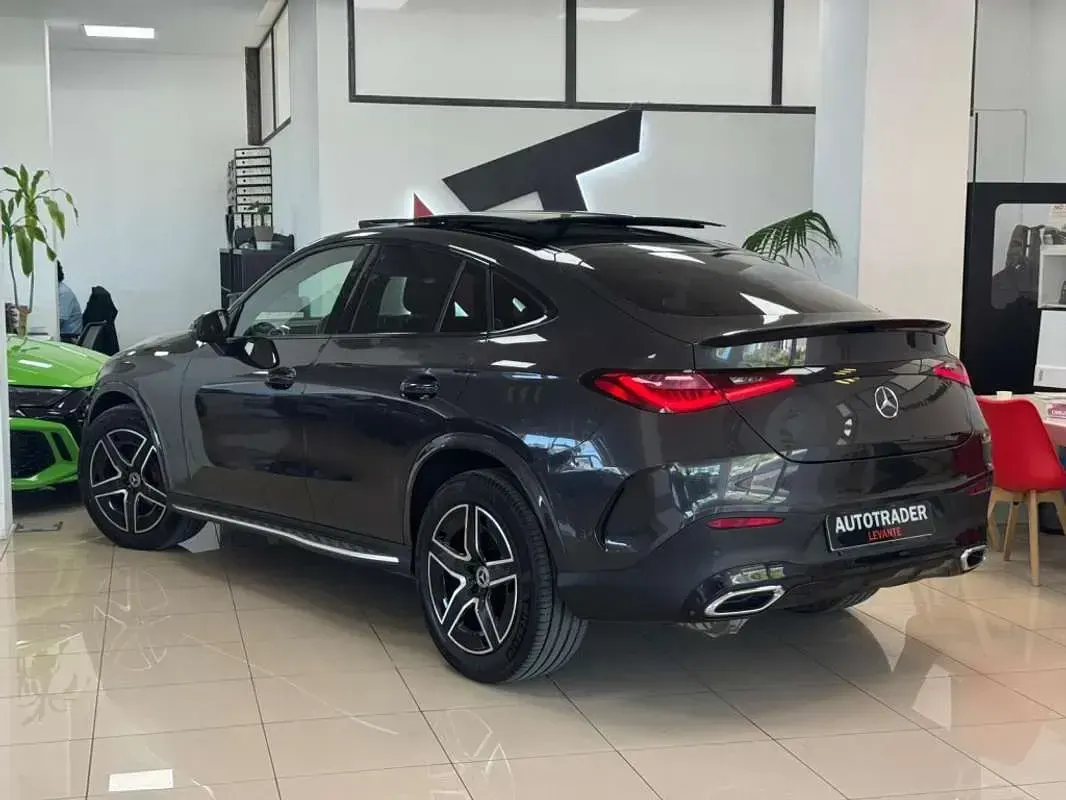 Usado Mercedes GLC300 245 CV (180 kW) 2023 Gris Coupe