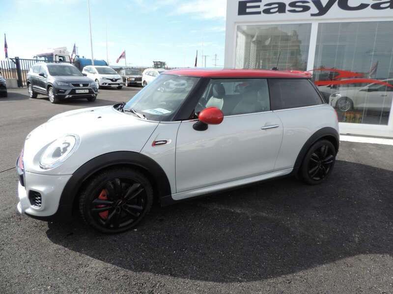 Usado Mini John Cooper Works 231 CV (169 kW) 2015 Gris Utilitario