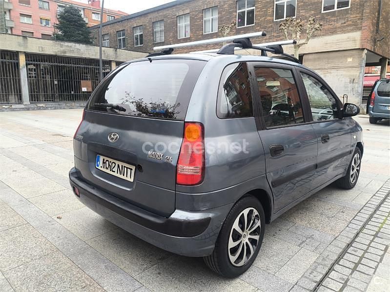 Usado Hyundai Matrix GLS 103 CV (75 kW) 2001 Azul Monovolumen