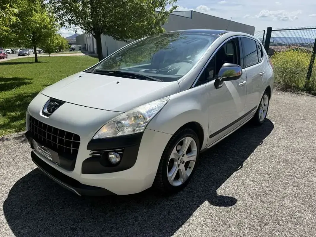 Usado Peugeot 3008 Access 115 CV (84 kW) 2013 Blanco Familiar