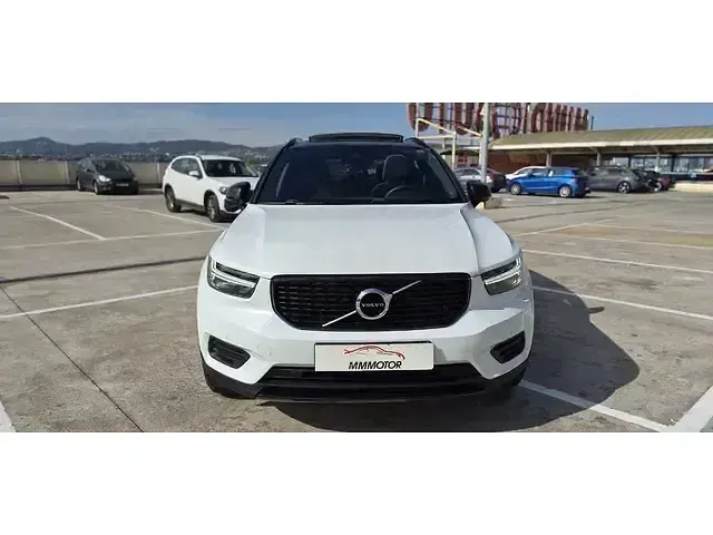 Używany Volvo XC40 R-Design 190 KM (139 kW) 2019 Biały SUV