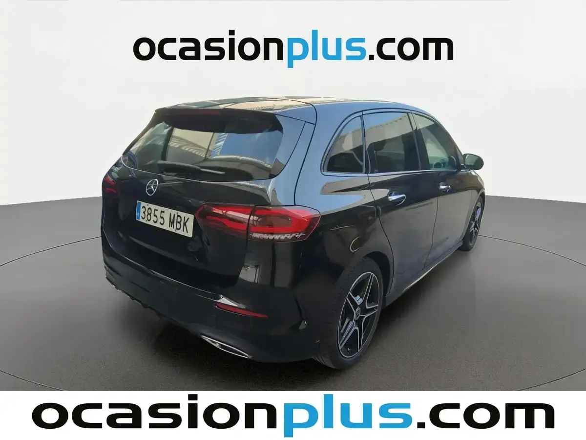 Usado Mercedes B180 116 CV (85 kW) 2022 Negro Utilitario