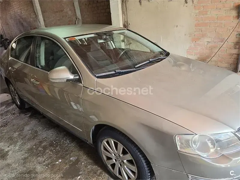 Usado VW Passat Trendline 105 CV (77 kW) 2007 Beige Berlina
