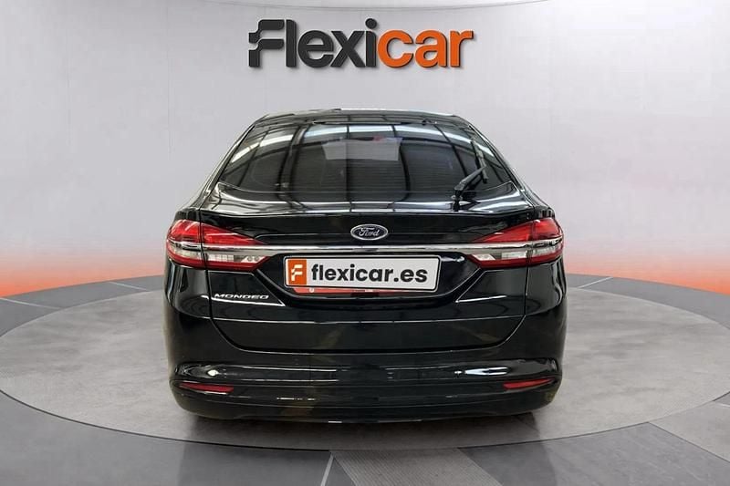 Usado Ford Mondeo Titanium 167 CV (122 kW) 2019 Negro Berlina