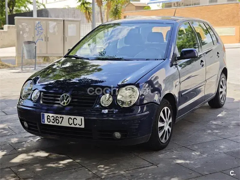 Usado VW Polo Conceptline 65 CV (47 kW) 2004 Azul Utilitario