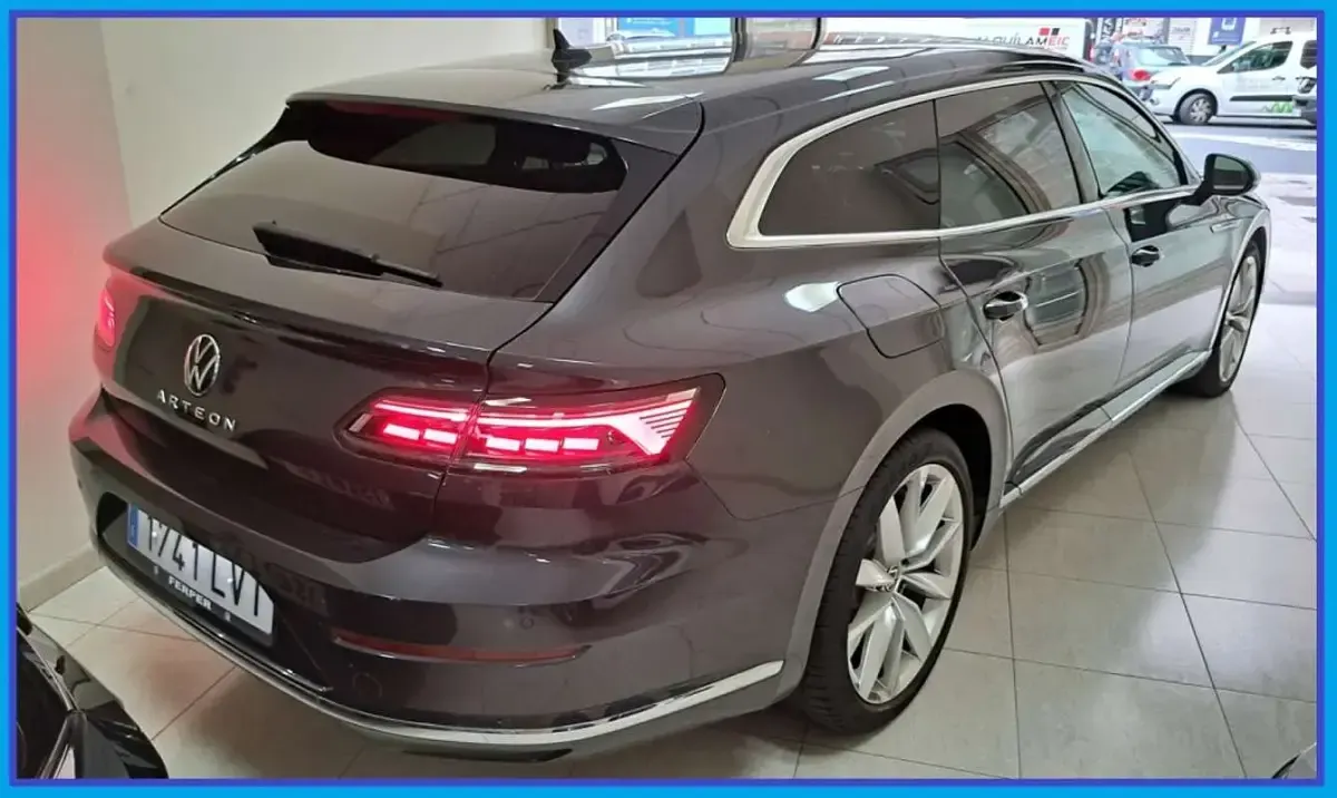 Usado VW Arteon Elegance 150 CV (110 kW) 2021 Gris Familiar