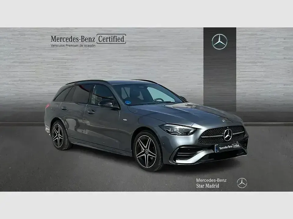 Usado Mercedes C300e 313 CV (230 kW) 2025 Gris selenita Familiar