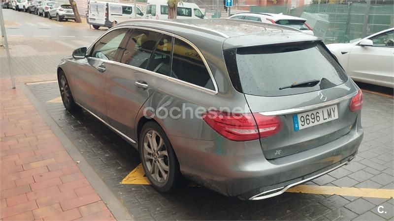 Usado Mercedes C200 136 CV (100 kW) 2017 Gris / plata Berlina