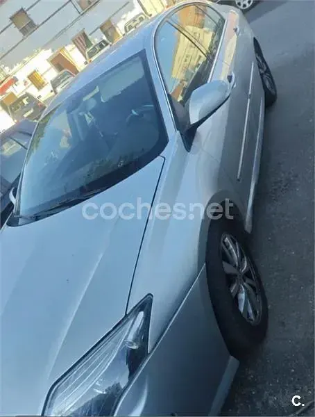 Usado Renault Laguna III Dynamique 130 CV (95 kW) 2011 Blanco Berlina