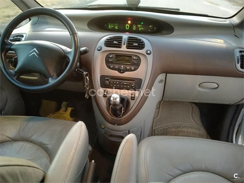 Usado Citroën Xsara Picasso Exclusive 92 CV (67 kW) 2006 Gris / plata Monovolumen