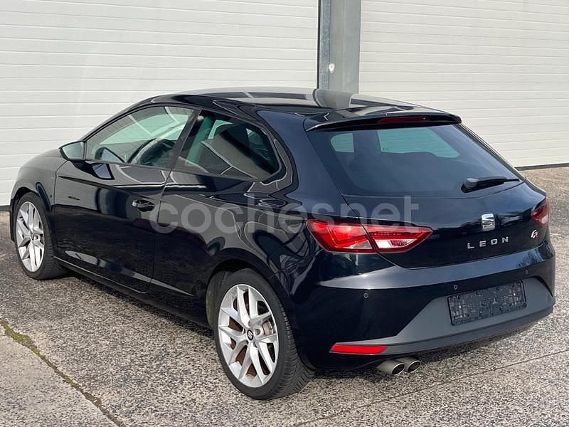 Usado Seat Leon Style 150 CV (110 kW) 2014 Negro Berlina
