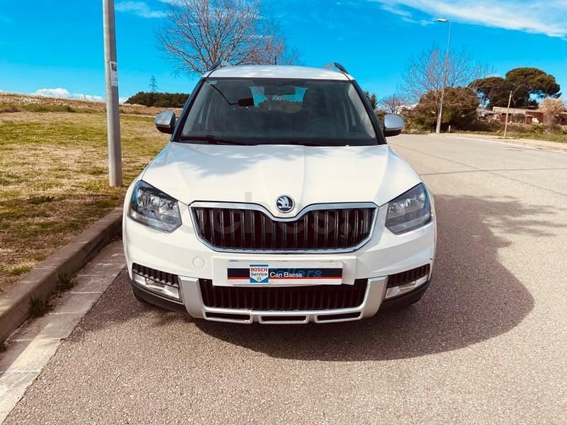 Usado Skoda Yeti Active 110 CV (80 kW) 2015 Blanco SUV