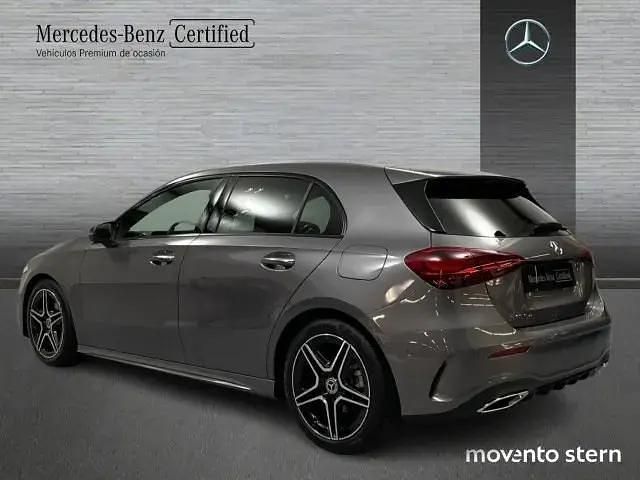 Usado Mercedes A180 Advanced 116 HP (85 kW) 2025 Cinzento Sedan