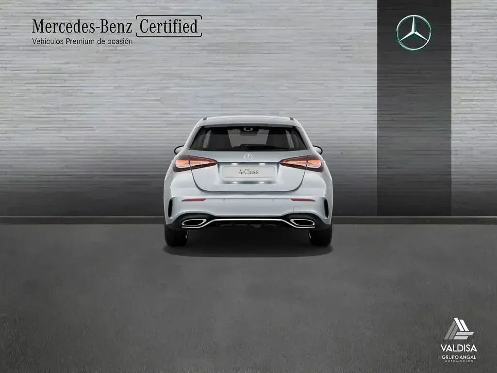 Usado Mercedes A180 136 CV (100 kW) 2025 Gris Berlina