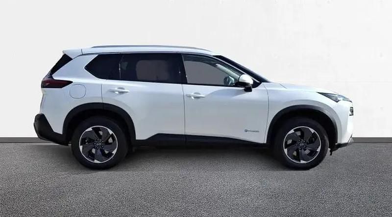 Usado Nissan X-Trail N-Connecta 213 CV (156 kW) 2024 Lunar white SUV