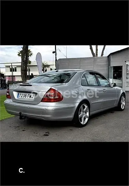 Usado Mercedes E220 Avantgarde 150 CV (110 kW) 2006 Gris / plata Berlina