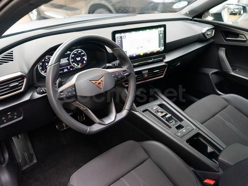 Usado Cupra Leon 190 CV (139 kW) 2023 Azul Berlina