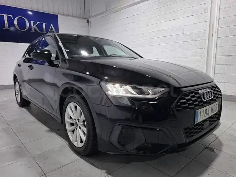 Usado Audi A3 110 CV (80 kW) 2022 Negro Berlina