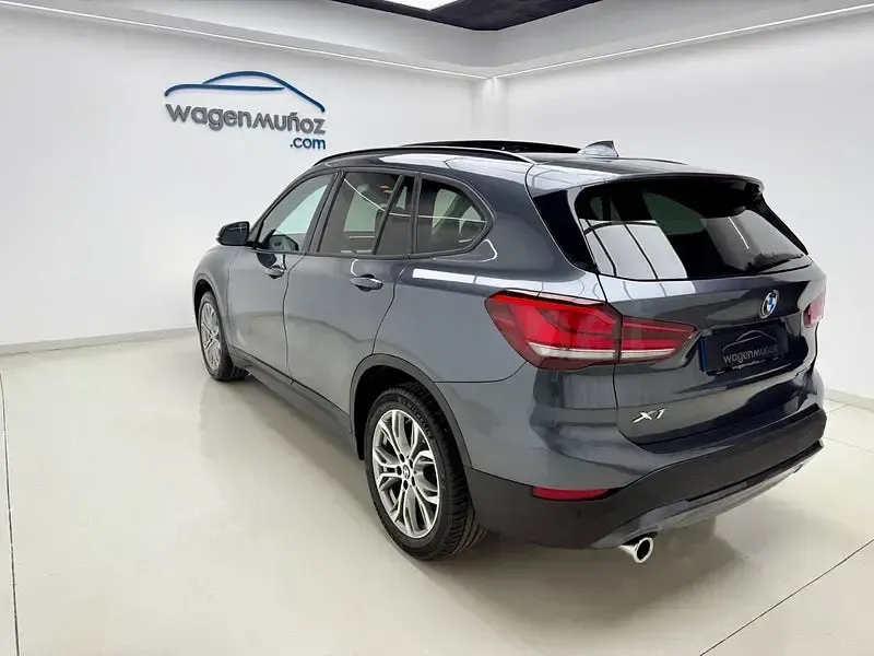 Usado BMW X1 136 CV (100 kW) 2021 Gris / plata SUV