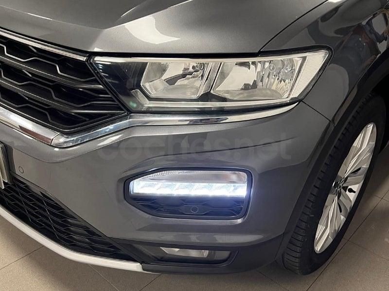 Usado VW T-Roc Advance 150 CV (110 kW) 2021 Gris / plata SUV