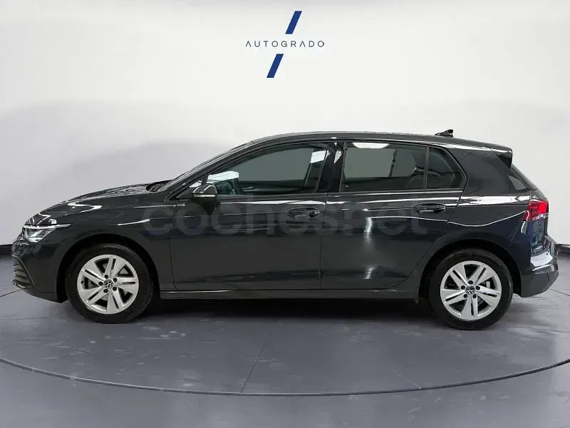 Usado VW Golf VIII 115 CV (84 kW) 2022 Gris / plata Berlina