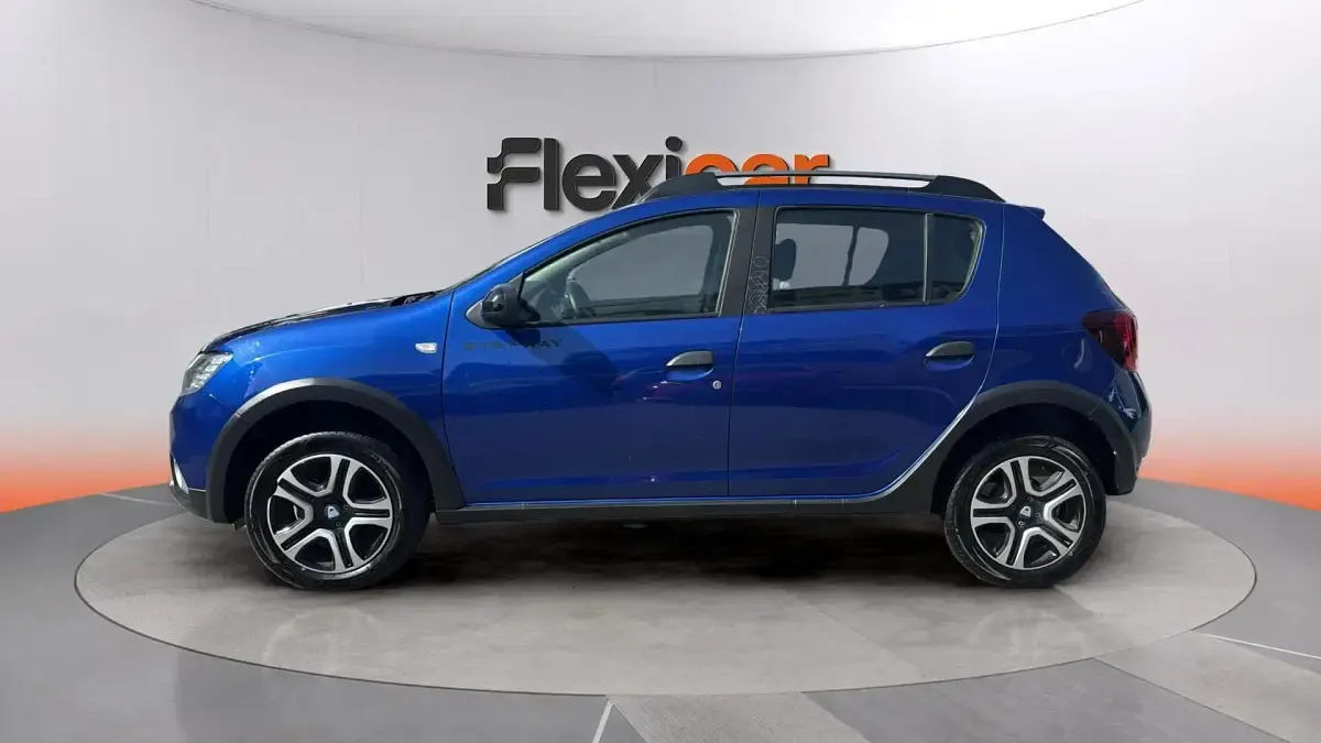 Usado Dacia Sandero Comfort 95 CV (69 kW) 2020 Azul Berlina