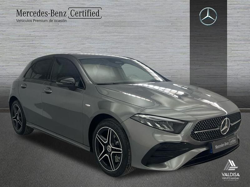 Usado Mercedes A250 218 CV (160 kW) 2025 Gris Berlina