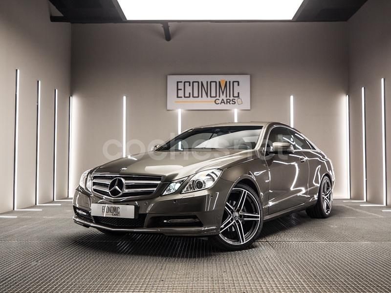 Gris / plata Usado 2012 Mercedes E220 Coupe | 19.999 € (Caro) - Imagen 1/4