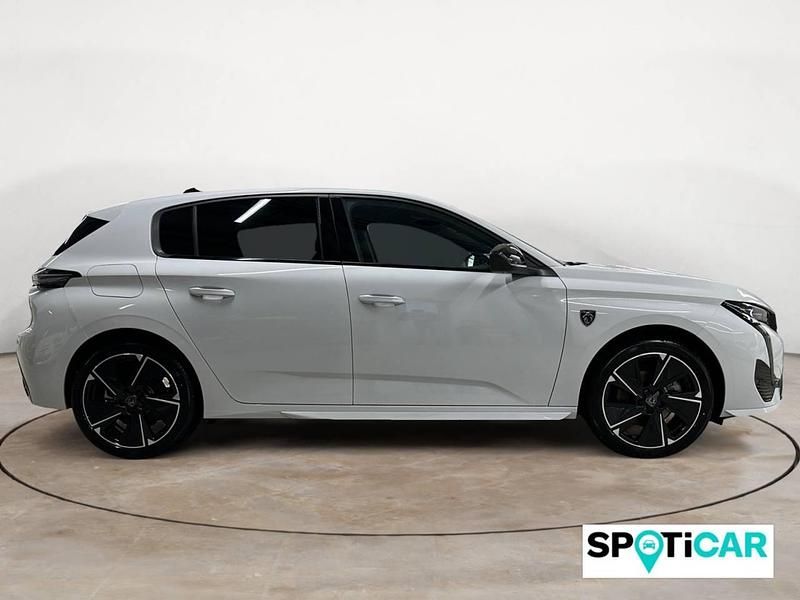 Käytetty Peugeot 308 GT 114 kW (156 HP) 2023 Valkoinen Sedan