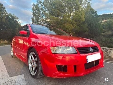 Usado Fiat Stilo 150 CV (110 kW) 2006 Rojo Berlina