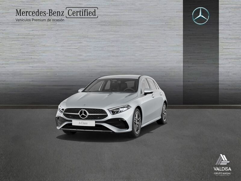 Gris / plateado Usado 2024 Mercedes A200 AMG line Berlina | 36.500 € (Precio justo) - Imagen 1/4