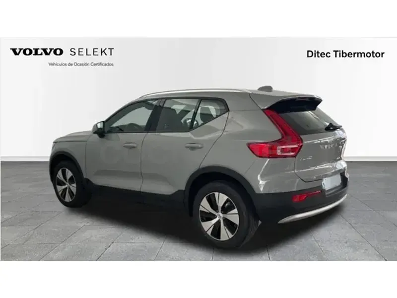 Nuevo Volvo XC40 Core 163 CV (119 kW) 2025 Gris / plata SUV