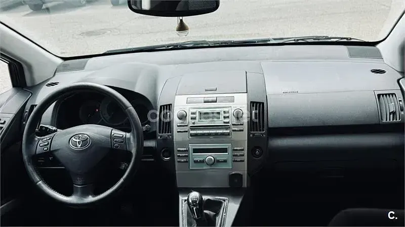 Begagnad Toyota Corolla Verso Sport 177 HK (130 kW) 2006 Svart Minibuss