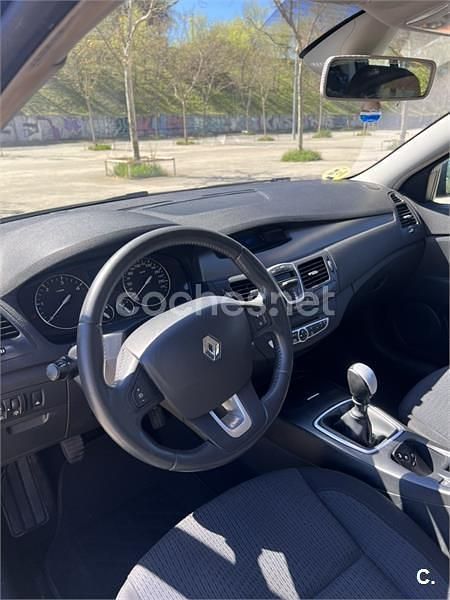 Usado Renault Laguna III Dynamique 130 CV (95 kW) 2008 Negro Berlina